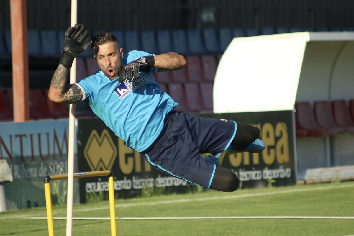 Dorron13's tweet photo. Seguimos con la puesta a punto 🔴🔵
Preseason 23/24. @cdnumancia https://t.co/CePJRAJLeh