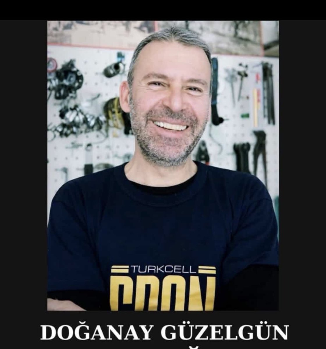 neyranelden's tweet photo. Doğanay Güzelgün, bir sabah bisikletle spor yapmaya çıkarken içinde alkol/uyuşturucu bulunan bir aracın hızla çarpması sonucu can vereli iki hafta oldu. Sürücü göz göre kaçtı, hala yakalanmadı. 

Gazeteciler parmaklıklar ardındayken, katiller, tecavüzcüler neden dışarıda? https://t.co/MggE7UVGRx