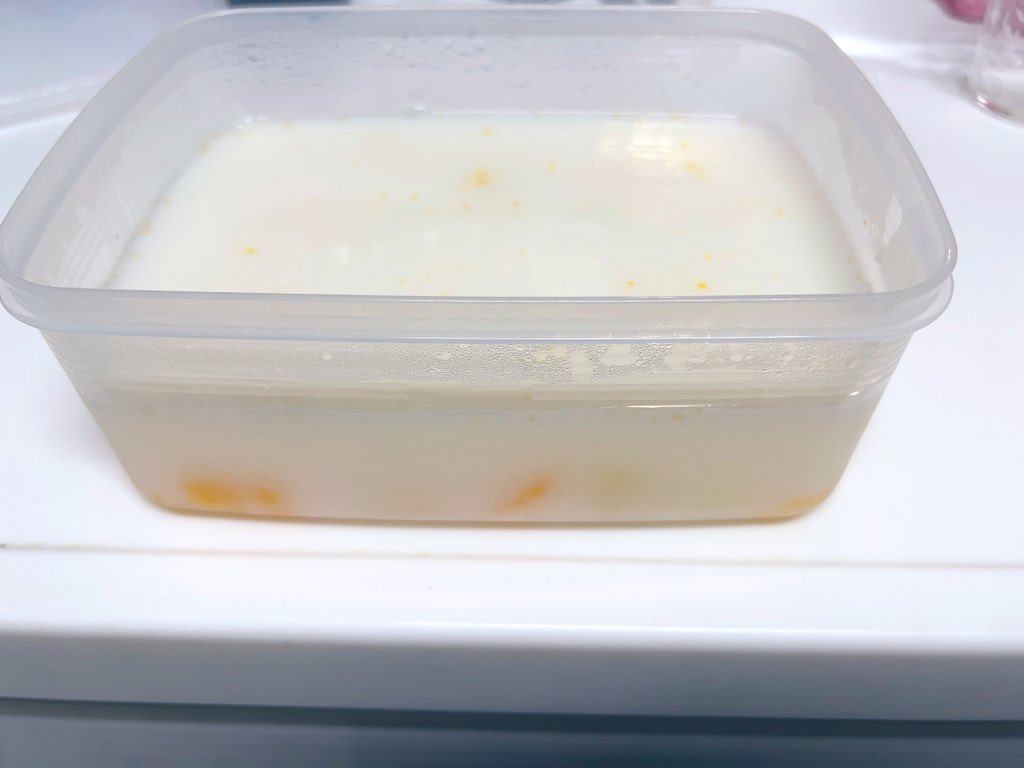 wtwm0314's tweet photo. カルピスゼリーinフルーツ😋
映えないでかタッパ➰🩷笑
何日かに分けて食べるの楽しみ🥰 https://t.co/RKOxFEpdUR