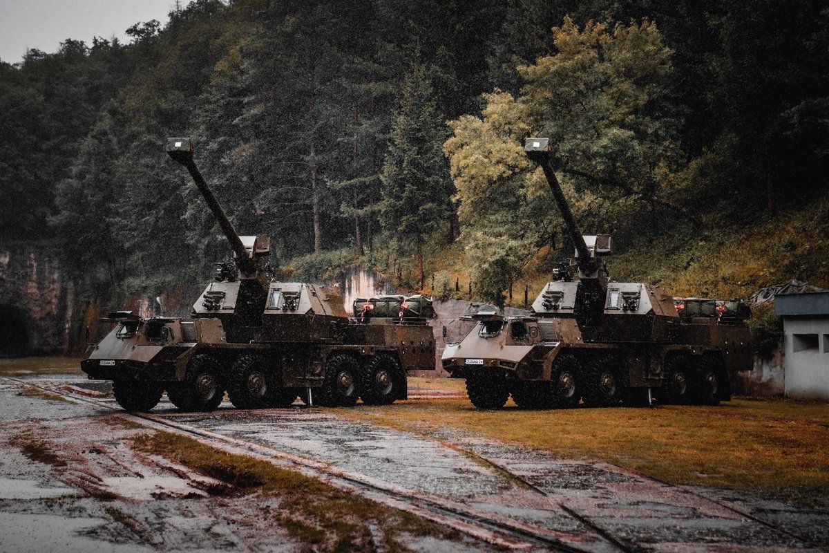 LudoOdor's tweet photo. Aiding #Ukraine represents joint efforts for lasting peace, respect for freedoms &amp; values. Thnx #Germany, #Denmark and #Norway for sending #Slovak Zuzana 2 howitzers. More to follow

@ZelenskyyUa @SklenarMartin https://t.co/IE07BY4l2n