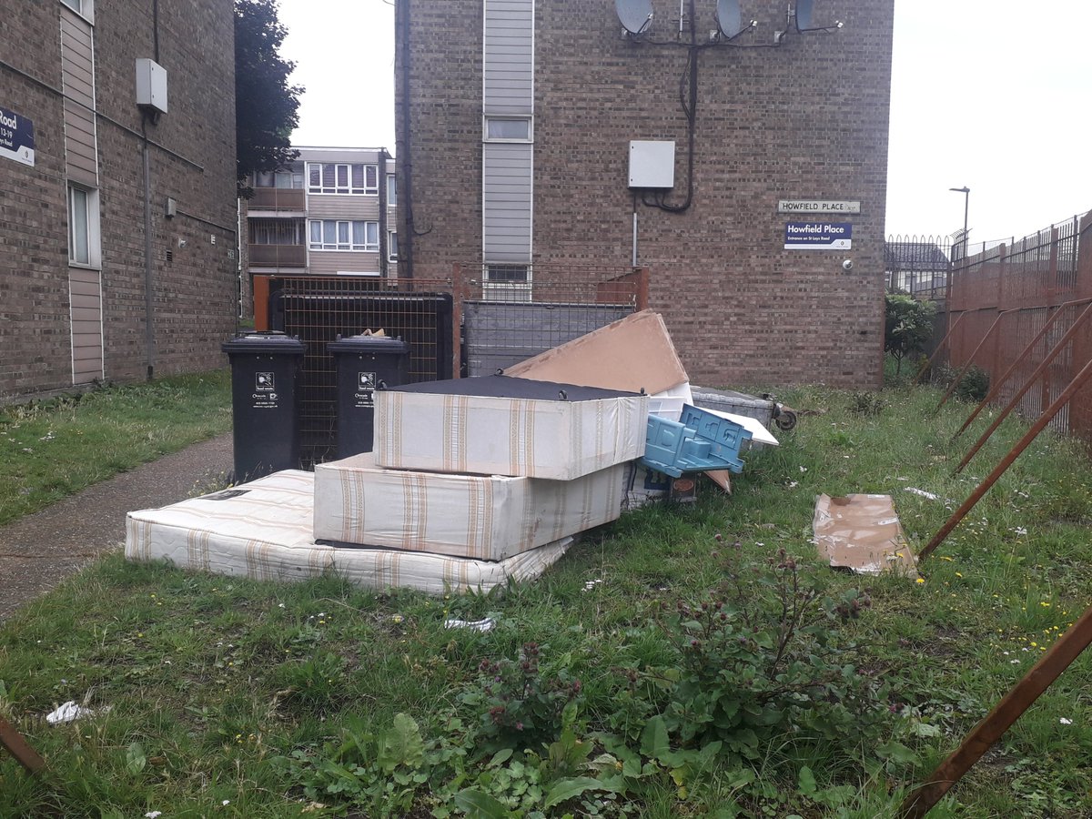 MartinBallN17's tweet photo. @DavidLammy @perayahmet @mikehakata @D_Carlin1 @HaleTottenham @CllrSeema @swills_17 @AJogee @ekarkell @ZenaBrabazon @lmdasneves @JoanneMcCartney @CatherineWest1 Cllrs are hostile to my suggestion they can help residents have clean private estates. "We are struggling to tidy our own land." Ageee. Howfield Place N17 on 31st July 2023. Viewed from Steele Road. Watching councillors are said to be assessing a #GettingTheBasicsRight response. https://t.co/ZqVDK8OqgW