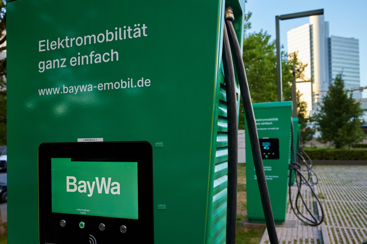 Wie finden E-Auto-Fahrer den besten #Ladedienst? Dieser Frage ist @autobild für den '#EMobility Excellence Report 2023' nachgegangen. Die BayWa Ladekarte punktet mit einer Note 'Sehr Gut': autobild.de/artikel/emobil…