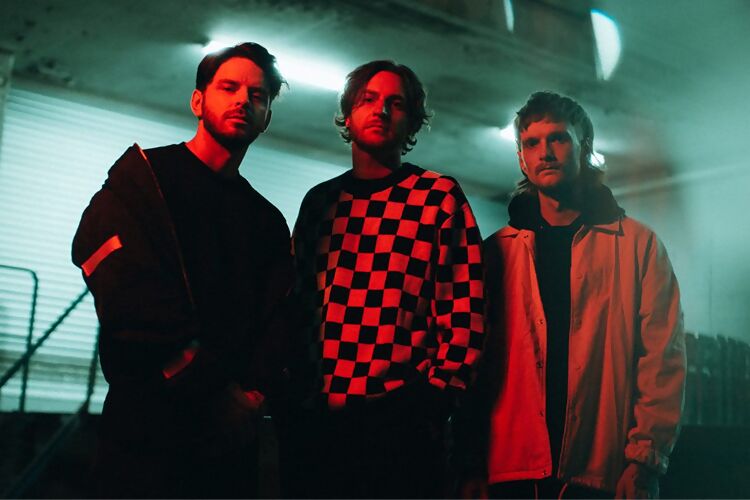 Rock Sound tweet media