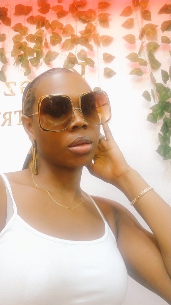 TheresaDangosu's tweet photo. I'm taking good care of this version of myself. I prayed a lot to become her😍

#teemac #proballer #model #shade'd https://t.co/OMeLp6emwt