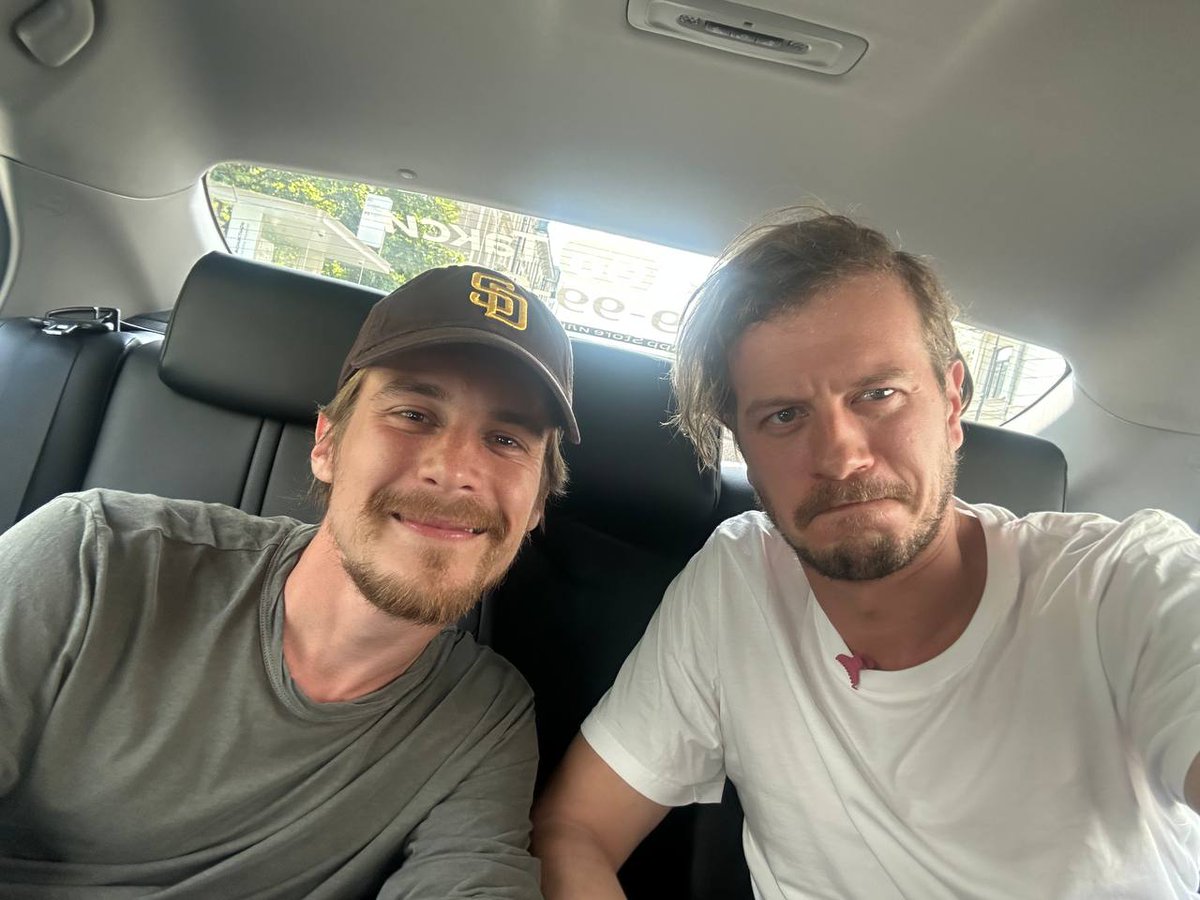 ofelixguy's tweet photo. ваня реально выглядит впервые в жизни старше тихона я в ахуе давай https://t.co/Vl2xO5M2KD