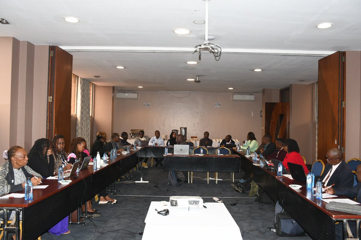 Ezekiel Manyara a representative from <a href="/Planning_Ke/">PlanningKE</a> giving his contribution during the meeting that brought together the National Population Health and Environment Network in Nairobi
among issues discussed include the Network's engagement in the upcoming <a href="/AfClimateSummit/">Africa Climate Summit</a>