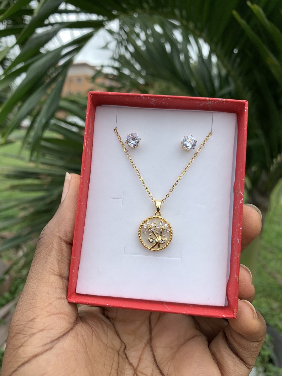 lenahaccessorie's tweet photo. Take your outfit up a notch with these cute neck pieces. The free everyday pin earrings is the cherry on top. #nontarnishjewelry #stainlesssteeljewelry 
Price: ₦2900 https://t.co/EuoukpLeYj