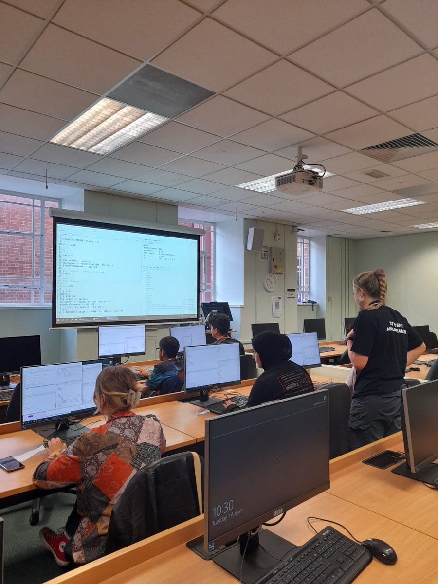 UoL_Contextual's tweet photo. Anna is introducing our computer science students to the wonderful world of coding in this hands on, interactive software session! 🖥️ #RFESS23 https://t.co/u9HHvXXZYK