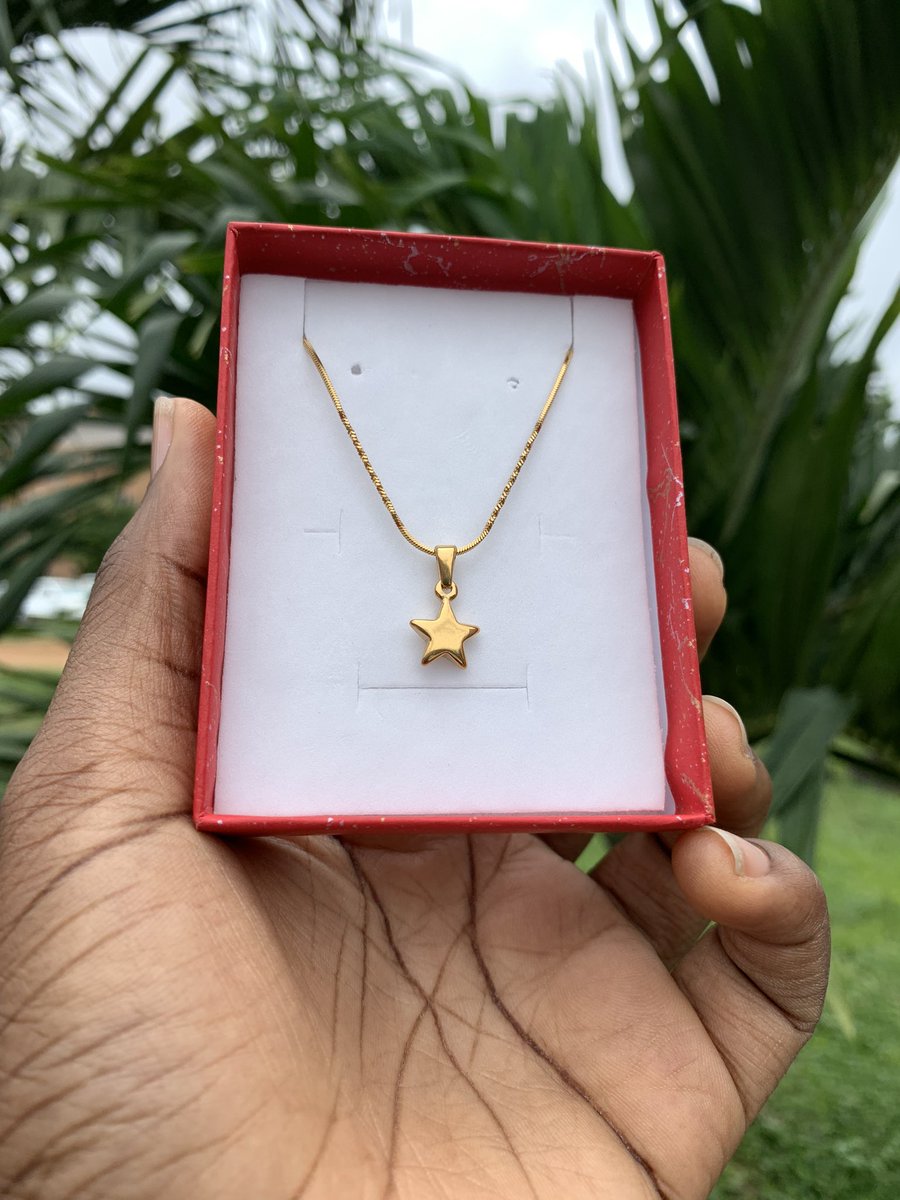 lenahaccessorie's tweet photo. When less is more in a minimal everyday necklace. #nontarnishjewelry #stainlesssteeljewelry 
Price
Chain &amp; Pendant - ₦2200
get extra pendant for your chain at ₦600 only https://t.co/VBb32pBkHZ