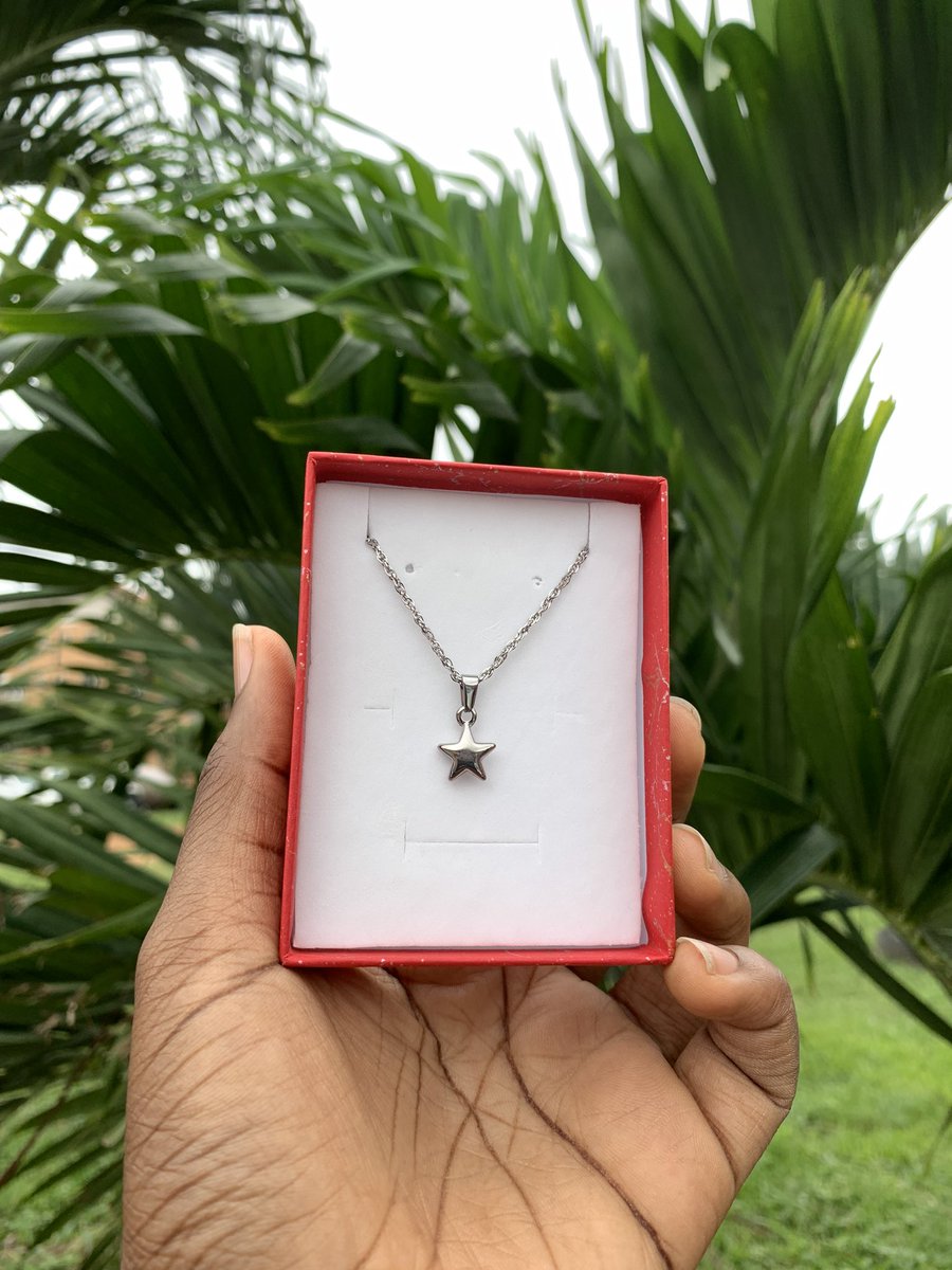 lenahaccessorie's tweet photo. When less is more in a minimal everyday necklace. #nontarnishjewelry #stainlesssteeljewelry 
Price
Chain &amp; Pendant - ₦2200
get extra pendant for your chain at ₦600 only https://t.co/8KGHVQcAJg