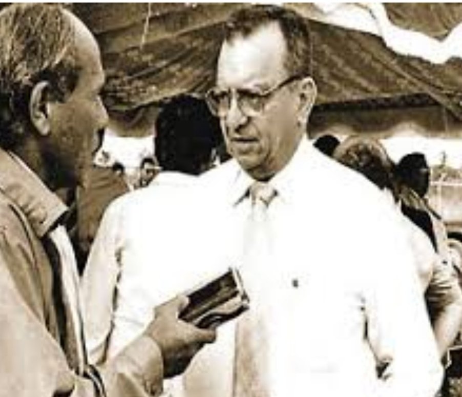 abramartti's tweet photo. ¿Cuál es el nombre de este gran profesional venezolano?
Nació en Tumeremo, Estado Bolívar el 1/8/927.
Se graduó de ingeniero civil en la UCV en 1948.
Durante su gestión como ministro de obras públicas (1962-1969) se ejecutaron numerosas obras de infraestructura vial en el pais. https://t.co/cCBYHeISiK