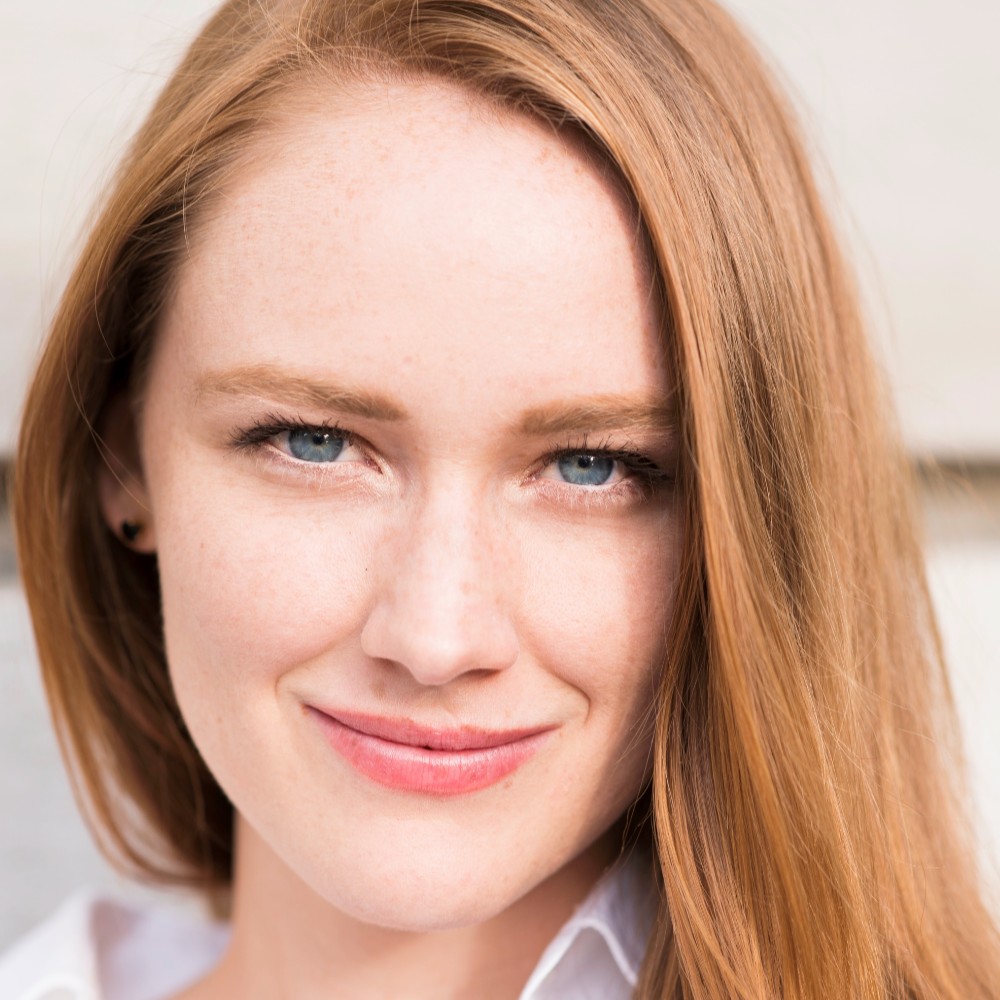 AskonasHolt's tweet photo. "Her rich, deep-toned range rang out over the orchestra — a refined, ravishing performance." @BerkshireEagle 

Reviews are in from @avery_amereau's debut with @BostonSymphony at @TanglewoodMA where she stepped in singing Berlioz's Les nuits d'été. https://t.co/UAZn8ZXi9X