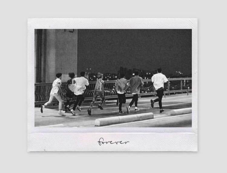 taeyen007's tweet photo. Sometimes all you need is Bangtan💜
PHSG GROUP COMEBACK #PHSG
#방탄소년단진 #BTSJIN #BTSRM #BTSSUGA #BTSJIMIN #BTSV #BTSjhope #BTSJungkook https://t.co/j7lJFY8A9t