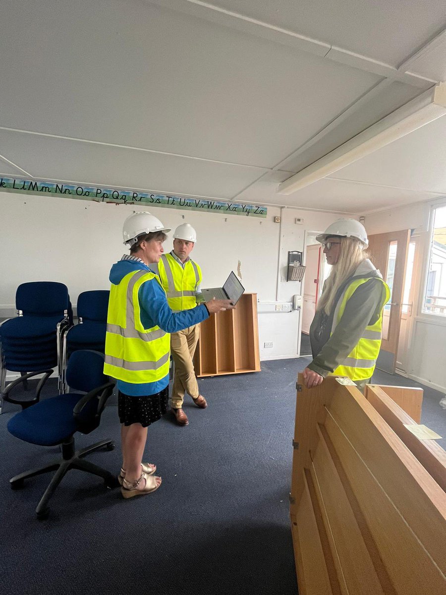 Thank you to the <a href="/WoolacombeSch/">Woolacombe School</a> team for showing me the issues with their condemned classrooms.  I will be contacting the <a href="/educationgovuk/">Department for Education</a> and <a href="/DevonCC/">Devon County Council</a> this afternoon to see what more can be done to expedite short and long term solutions