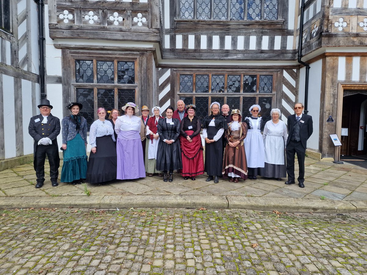 MCRparks_'s tweet image. Yet another fantastic photo showing the wealth of diversity in our parks @MCCWythenshawe Volunteers @WythenshaweHall #LoveParksWeek is highlighting our brilliant parks 👏 @ManCityCouncil @MCRActive @MCCWythenshawe @gillylee @JohnRooManc @ky1iew @intouchwyth @debwarrrr