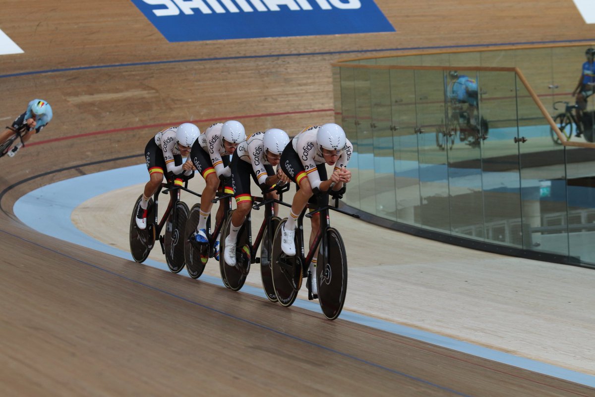 RFECiclismo's tweet photo. #GlasgowScotland2023 | La Selección Española de pista sigue entrenando hoy en el Velódromo Chris Hoy de Glasgow✅

Olímpicos y paralímpicos juntos en un mismo evento histórico 😍

¡Mañana arranca el Mundial!🌈

#TeamESPciclismo🇪🇸 @ciclistacofidis https://t.co/b75BAcuesD