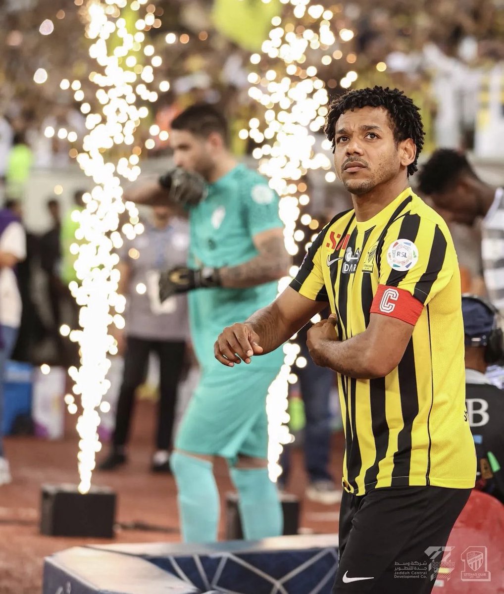 alaa_saeed88's tweet photo. أوضح مدرب #الاتحاد ( نونو سانتو ) قائلاً :

أتمنى حصول " رومارينهو " على الجواز السعودي كونه أقضى فترة طويلة هنا .. والاستفادة منه في المنتخب السعودي مثل ما يحصل للاعبين بالعالم فمثلاً اللاعب " بيبي " برازيلي ويلعب مع البرتغال بالإضافة للاعبين في قطر

#الاتحاد_الشرطة 
#كاس_الملك_سلمان_للأندية