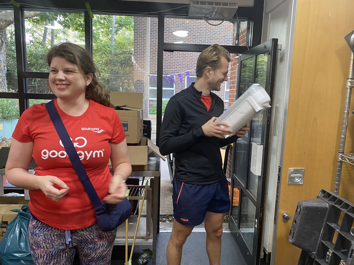GGWandsworth's tweet photo. Look at all these smiling faces! This is how much we love going to help out at the amazing @WasteNotProject https://t.co/Iv8l4DVlsT