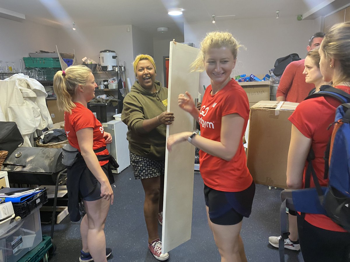 GGWandsworth's tweet photo. Look at all these smiling faces! This is how much we love going to help out at the amazing @WasteNotProject https://t.co/Iv8l4DVlsT