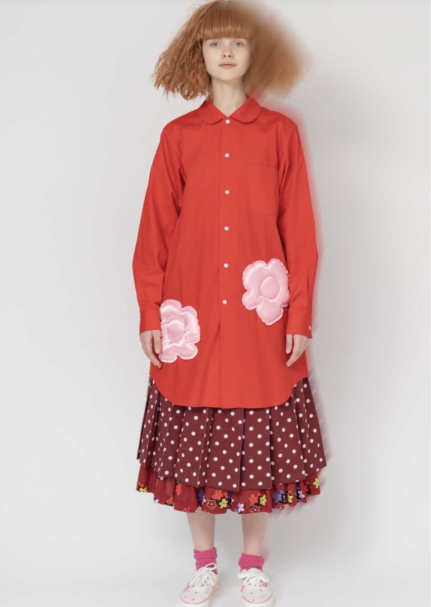 l_maoyoshino_l's tweet photo. ✱

SSに引き続き、COMME des GARÇONS GIRL AW2023コレクションにアートワークが起用されています。

立体感のあるパッチワークがシャツに施されています。カラーリング、形の展開は色々で可愛いです。ぜひお気に入り見つけに店舗に行ってみてください ღ

#commedesgarcons 
#commedesgarconsgirl https://t.co/LDDxKYSEqI