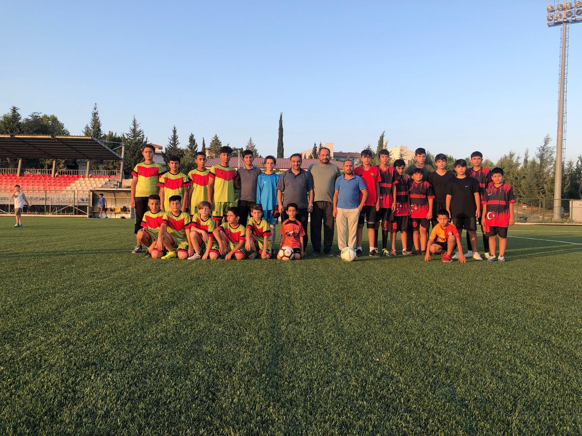 İlçe Müftülüğü ve Gençlik Spor Müdürlüğümüzce  Yaz Kur’an Kursu öğrencilerine yönelik ortaklaşa düzenlenen futbol turnuvası sentetik sahamızda devam ediyor.<a href="/MehmetFurkanT/">Mehmet Furkan Taşkıran</a> <a href="/sumbaskaymakam/">Sumbas Kaymakamlığı</a> <a href="/SedatAC54823209/">Sedat ACAR</a> <a href="/GSB_Osmaniye/">Osmaniye Gençlik ve Spor İl Müdürlüğü</a>