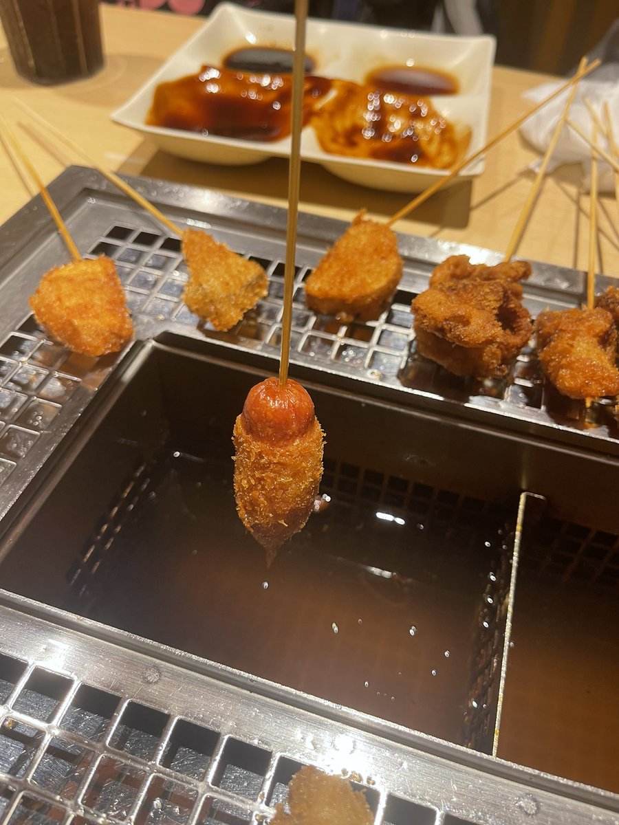 norakura_2525's tweet photo. ウインナー揚げたらどんぐりで草 https://t.co/vKeHM7xqNu