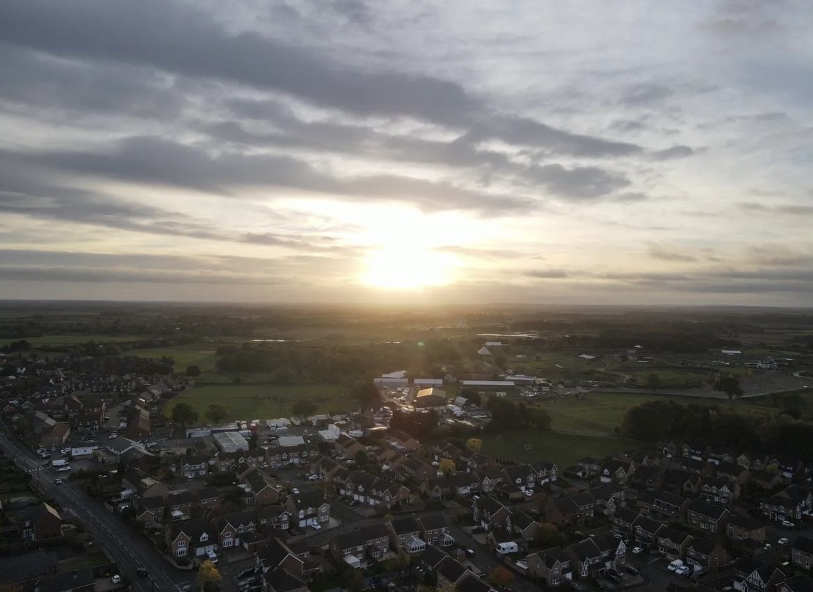 Eyup! Happy #YorkshireDay from everyone here at South Yorkshire Police 👮 Check out these wonderful sunrise and sunset photos captured across our magnificent county 🌅 What's your favourite place in South Yorkshire? ❤️