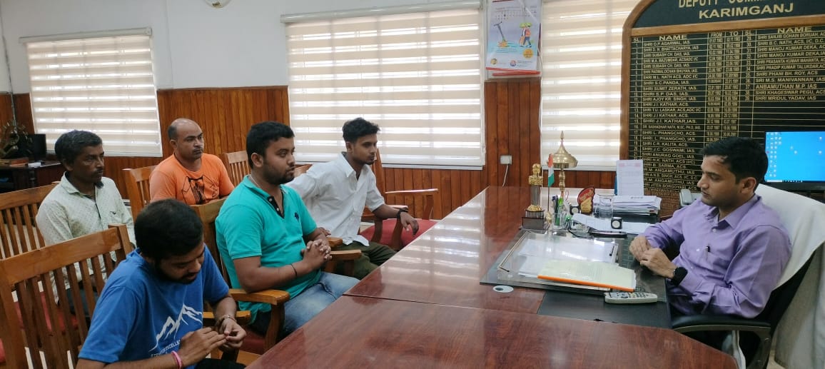 SubhajitNSUI's tweet photo. Met DC karimganj and discussed regarding the horrible condition of lifeline hospital our demand is to close this hospital with an immediate effect we want honourable CM sir @himantabiswa to intervene into the matter for the welfare of the people
@himantabiswa https://t.co/kXvWHMXELm