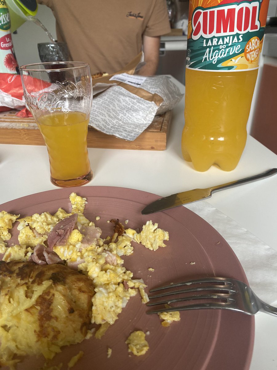 Cézembre ن tweet media