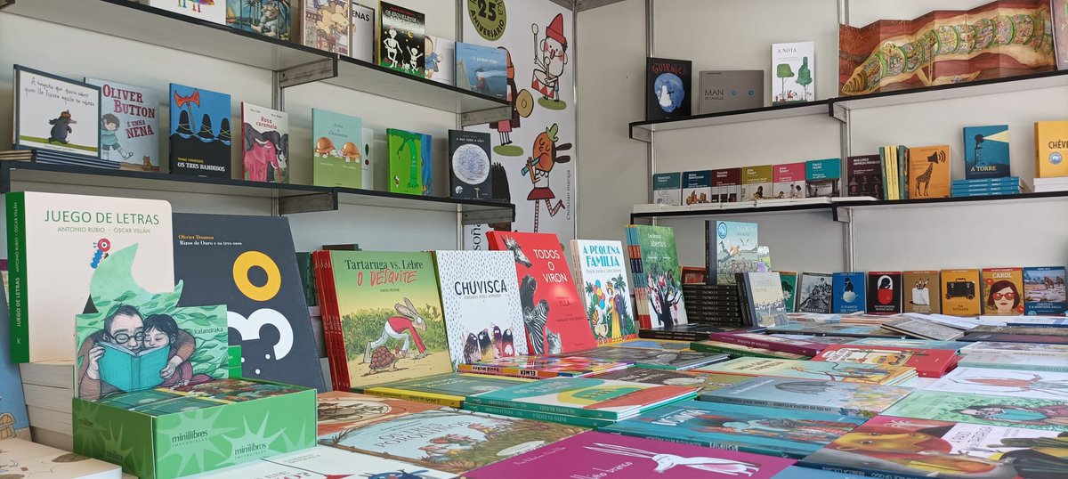 KalandrakaEdit's tweet photo. Mañá ás 19h #BibianaCandia e #XoseCobas asinan #Azucre na caseta de @LibreriaLume
Volverá #DavidPintor (venres) a presentar #TartarugaVsLebre
Sumaranse #OscarVillan (sábado) #KikoDaSilva (domingo) e #FernandoPerezHernando (martes) contaranos #Chuvisca
🗓️https://t.co/WLf8a87uAk https://t.co/rmbFoOVldi