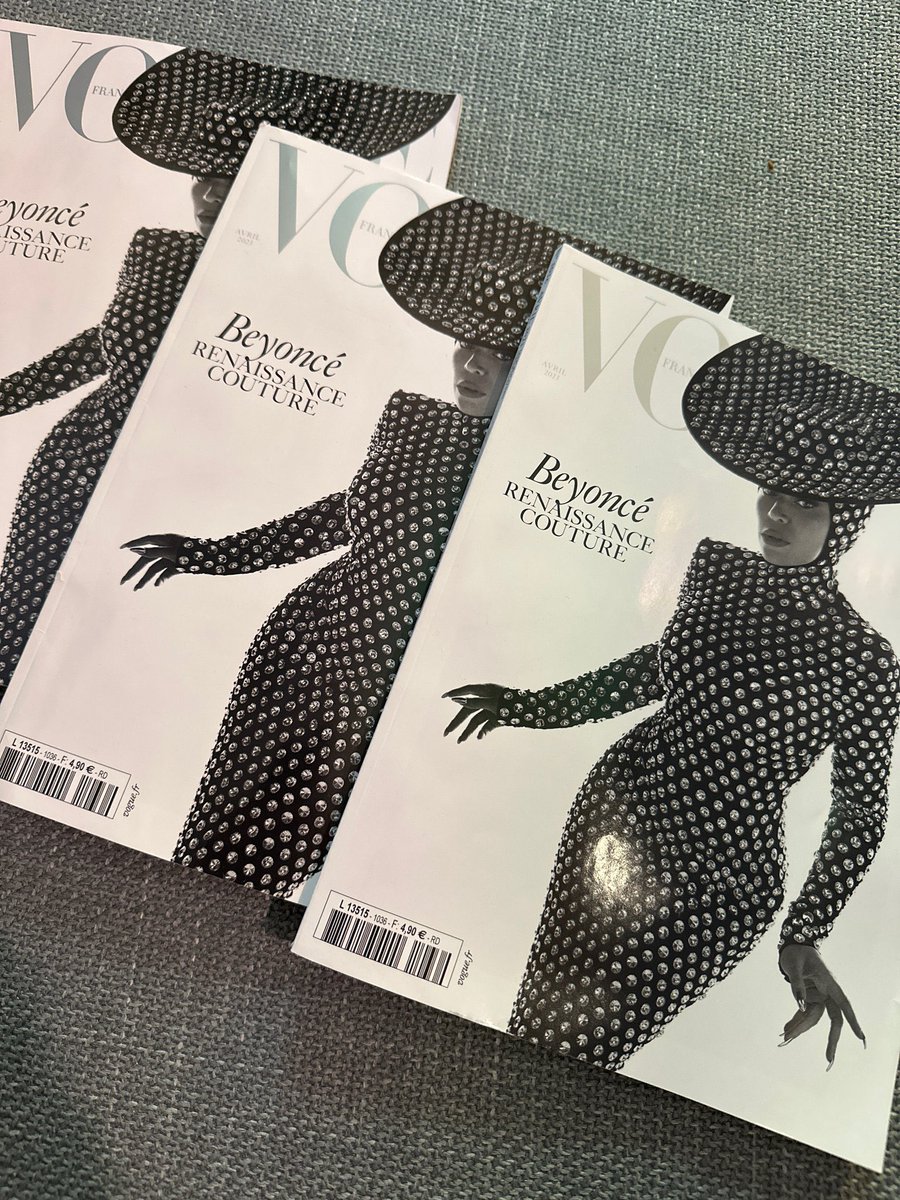 hyunjaemwohae's tweet photo. nct mark buying french vogue (beyonce cover) for kevin is so cute 😭❤️

kevin asked mark a favor since he has a concert in france. kevin told him not to go out of his way to look, only get it if mark stumbles upon it. and mark did find one. it was recently handed to kevin. https://t.co/i2pv8Sl28j