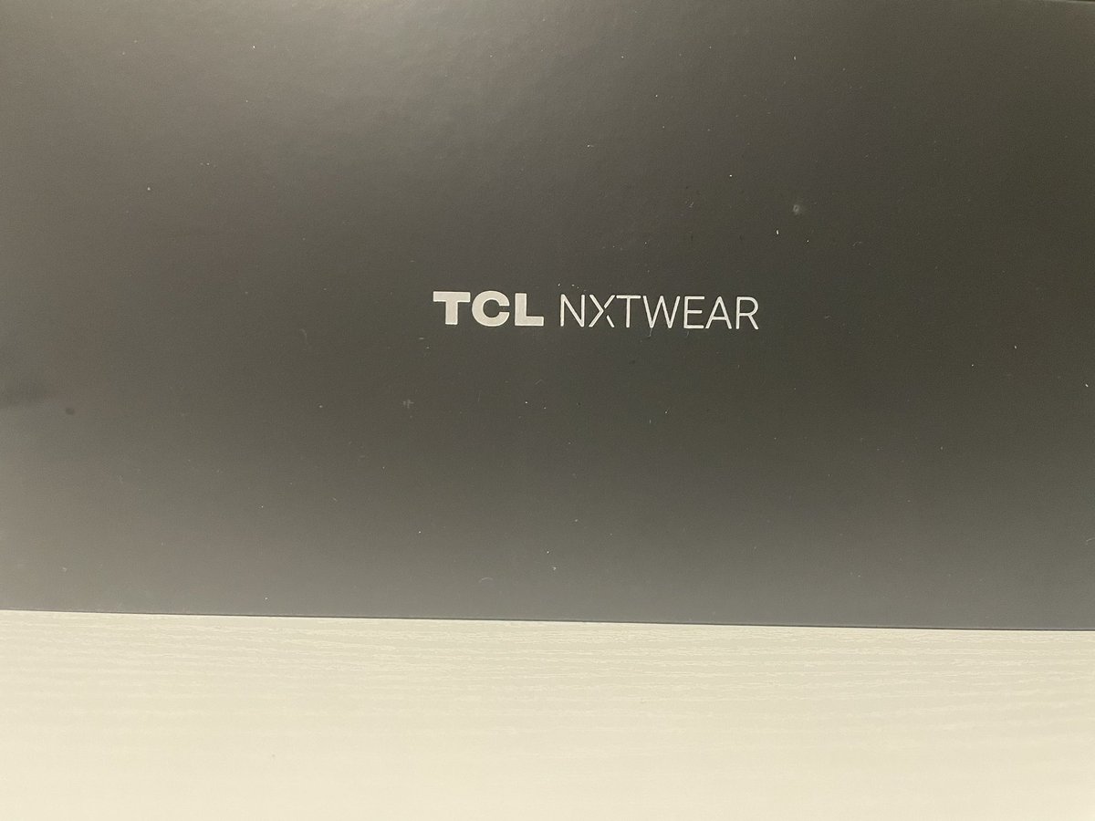 にゅーまいぎあゲット！
TCL NXTWEAR S

ARグラスとしてはかなり優秀なんだけど、3Dモードだけ全然使えない...
3Dじゃなくて左右で別ディスプレイ扱いになるから全然見えないww
かと言って調整する機構も見当たらないんだよな