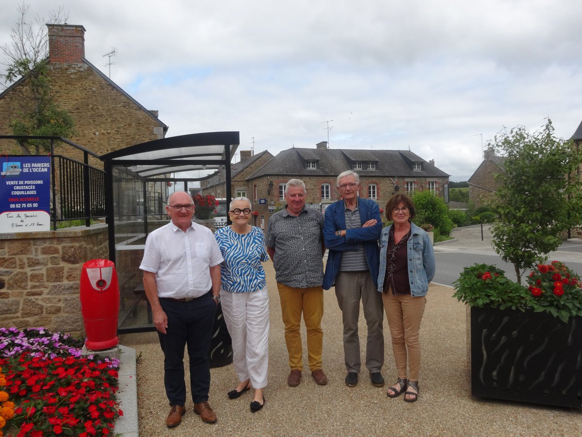 FrancoiseGatel's tweet photo. [A votre rencontre]🏡
«Je lis dans l’avenir la raison du présent».
Les élus de la Chapelle Janson ont choisi d’unir leur avenir avec Fleurigné en créant la commune nouvelle de La chapelle Fleurigné au 1er janvier 2024.
#communenouvelle #LaChapelleJanson #Fleurigné https://t.co/ppKgJ79OxV