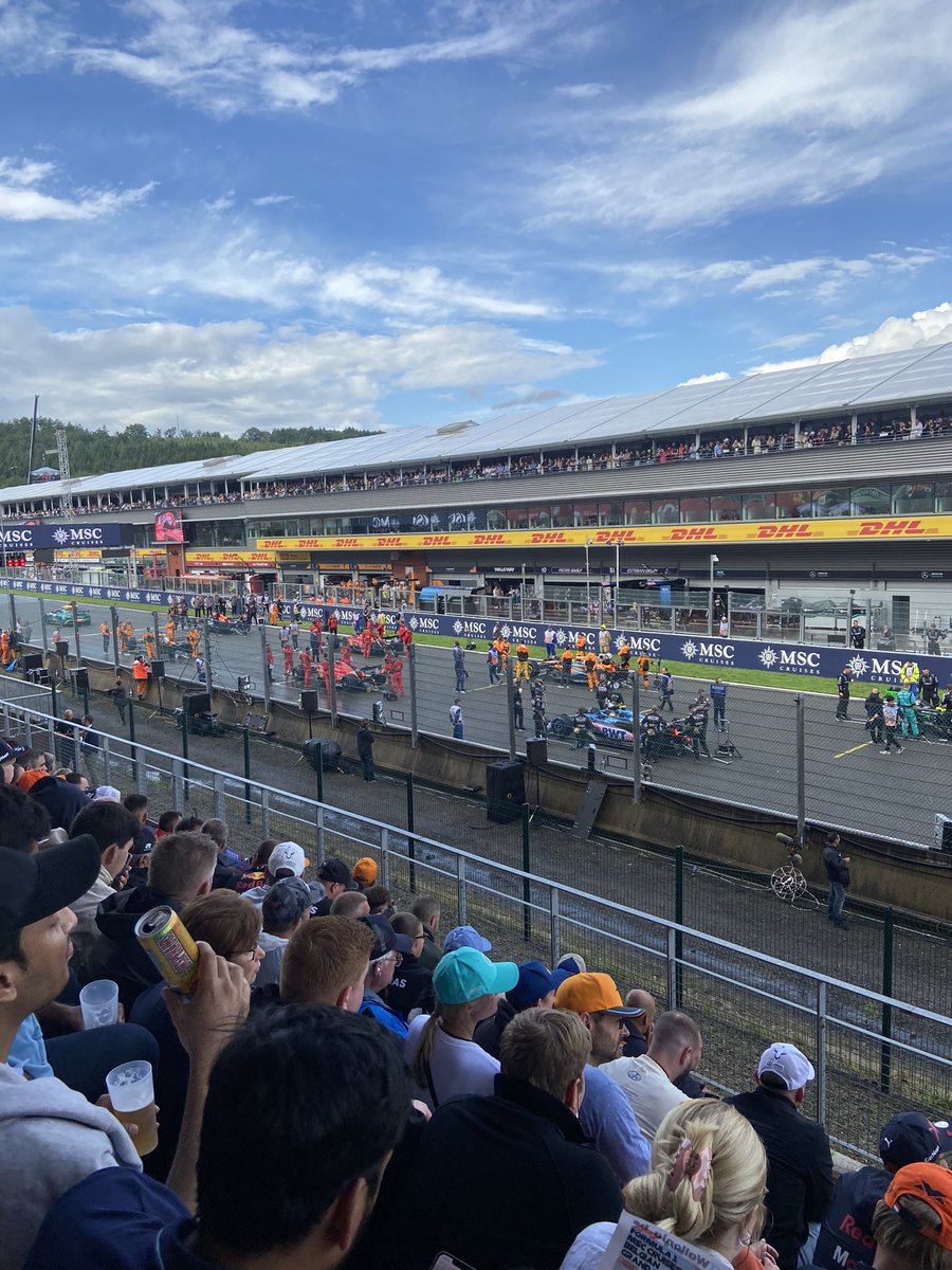 JamesProctor19's tweet photo. Incredible few weeks #f1 🇬🇧 🇧🇪 https://t.co/rbgwJ0htgr