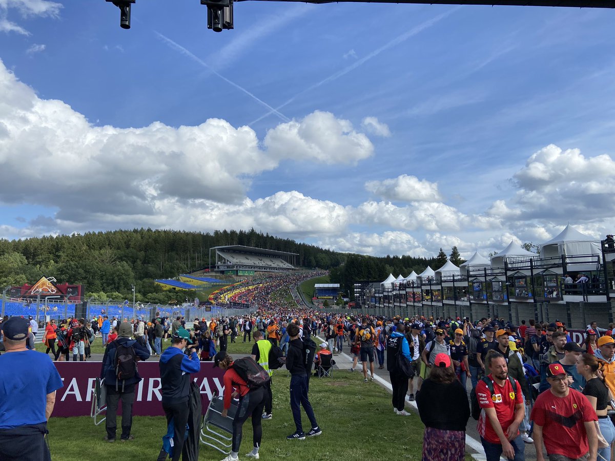 JamesProctor19's tweet photo. Incredible few weeks #f1 🇬🇧 🇧🇪 https://t.co/rbgwJ0htgr