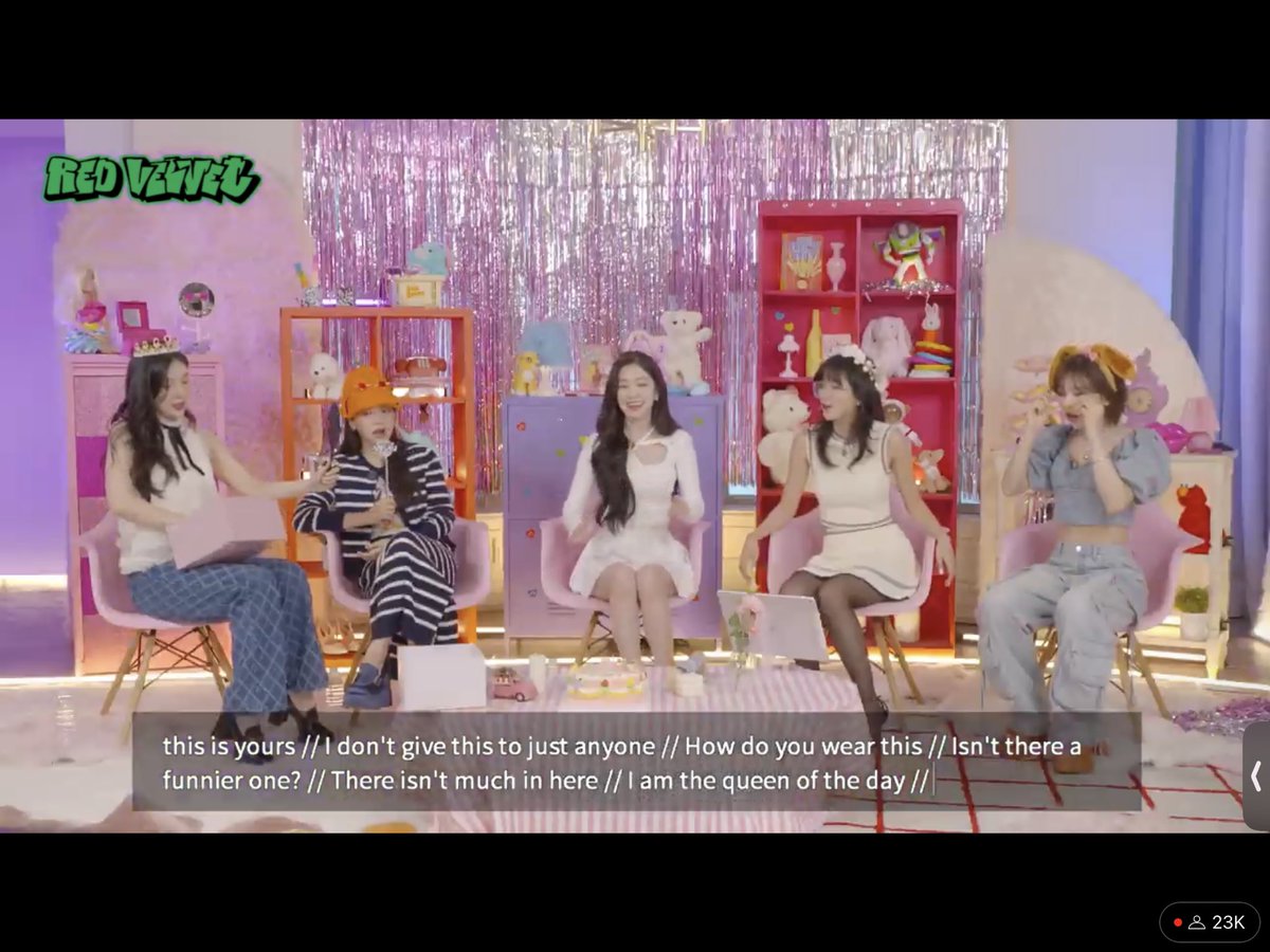 esurmane's tweet photo. Don’t make rumors
Did 슬기 show hers? // she was first
Be quiet -
I am the queen of the day https://t.co/DNmHL1kNWC