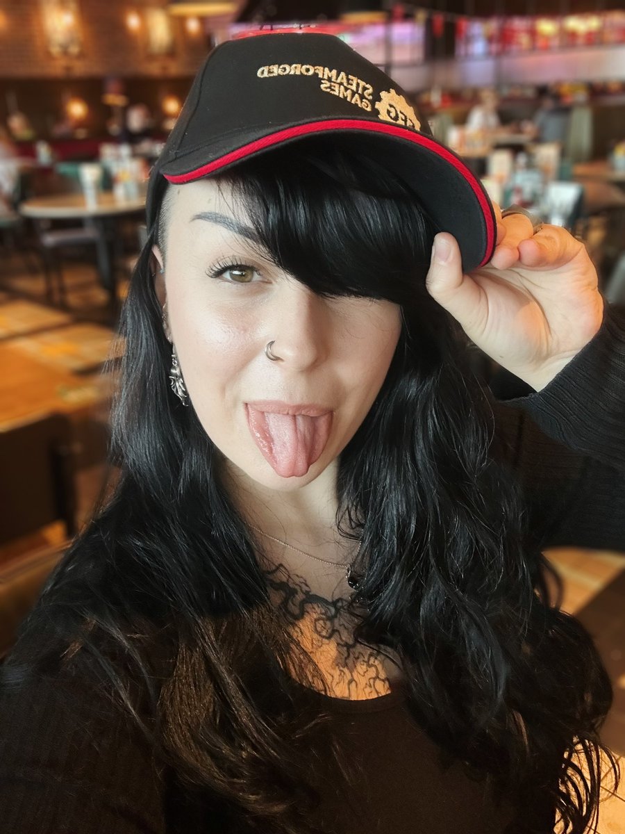 Chynna-Blue tweet media