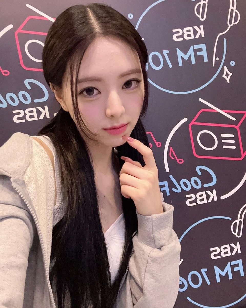 bling1209's tweet photo. 왕 하고 먹어버려🤍🤍 https://t.co/DXk6A2pSSJ