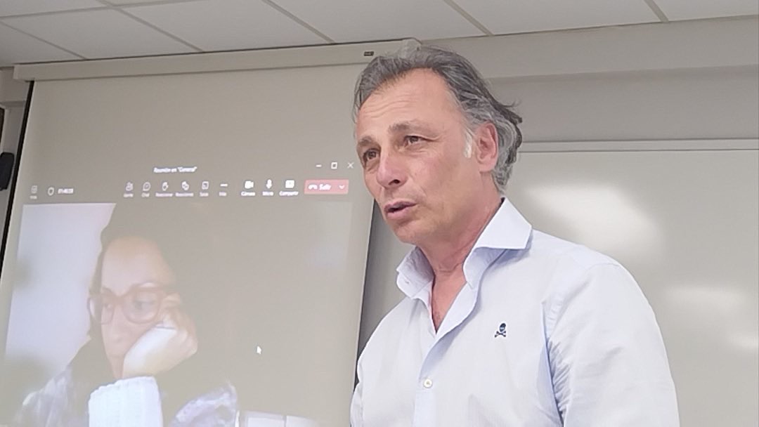 ceste_zgz's tweet photo. El #mentoring en programas como el Executive MBA #EMBA es muy potente 🔝
Para profesionales con poco tiempo que apuestan por formarse y seguir creciendo, es un gran añadido este tipo de actividades con nuestra maravillosa #genteCESTE 👌🏻
#CESTEesCRECER #zaragoza https://t.co/NSIq2Aj2yY
