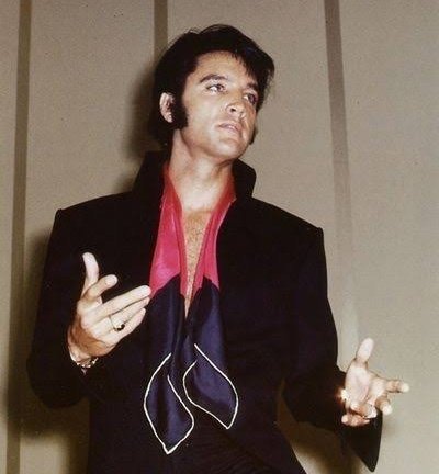 midnightmarvl's tweet photo. 54 years ago today elvis served THIS LOOK https://t.co/0OUHiYMICh