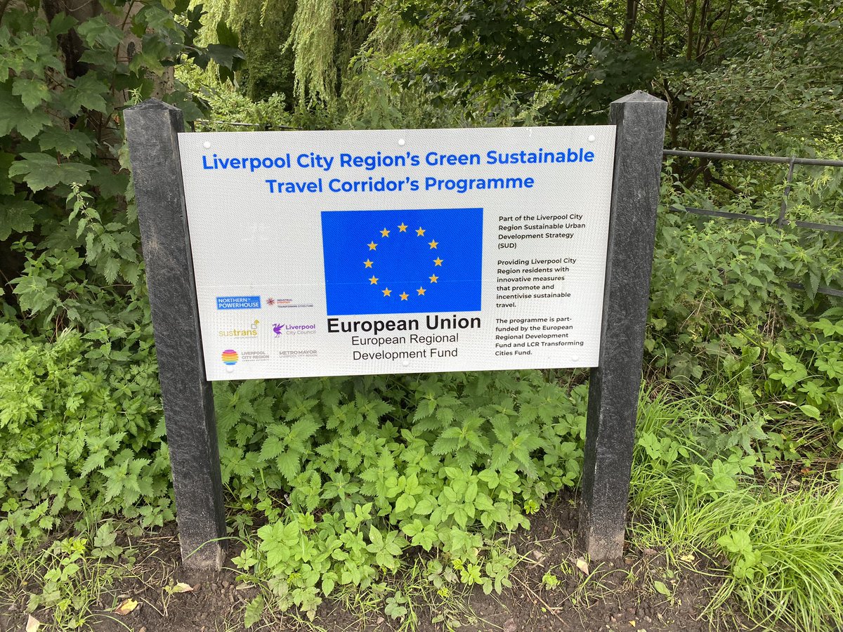jezwyke's tweet photo. Excellent new sign on the old railway line walkway near me.

#ThankEU ✊🏼 https://t.co/xKASXnIj6R