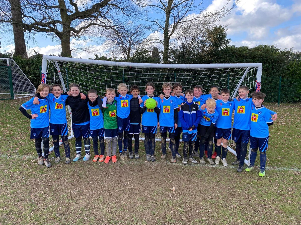 OnTheBall_Paul's tweet photo. My awesome @YouthRoyals U11 are looking to add 2/3 new players to add to our fantastic bunch of friendly, talented&amp;skillful teams,we are looking for players going into Y6.They are the nicest bunch of kids going,play fantastic football&amp;have fantastic relationships with each other! https://t.co/8rpIlPQ1k3