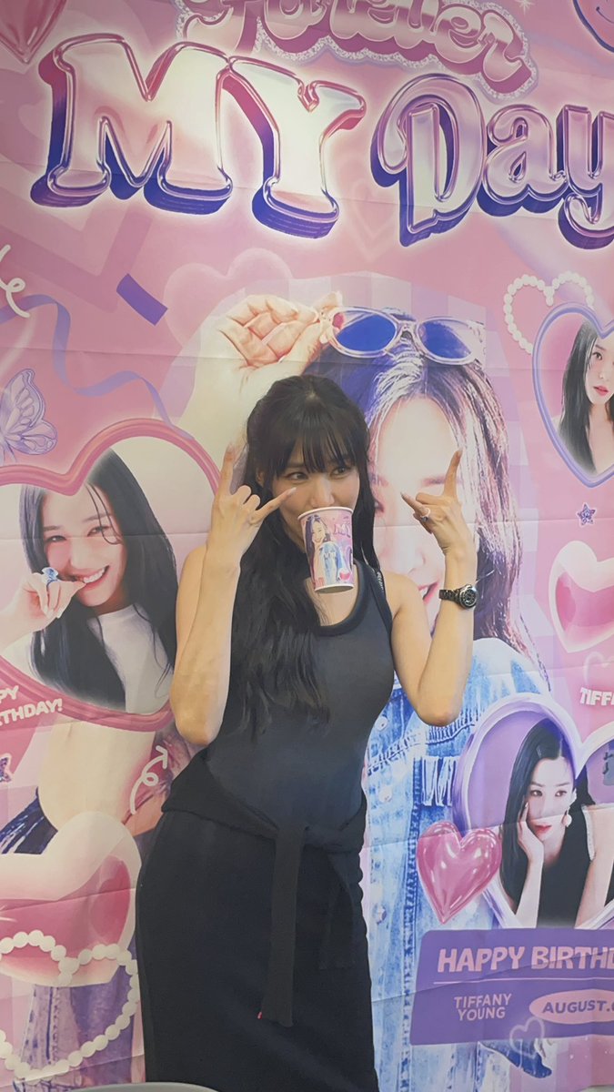 tita_seohyun's tweet photo. HAPPY BIRTHDAY, ATE @tita_stephanie!! LOVE YOU LOTS 🥳🩷 https://t.co/gjnLZW3vlM