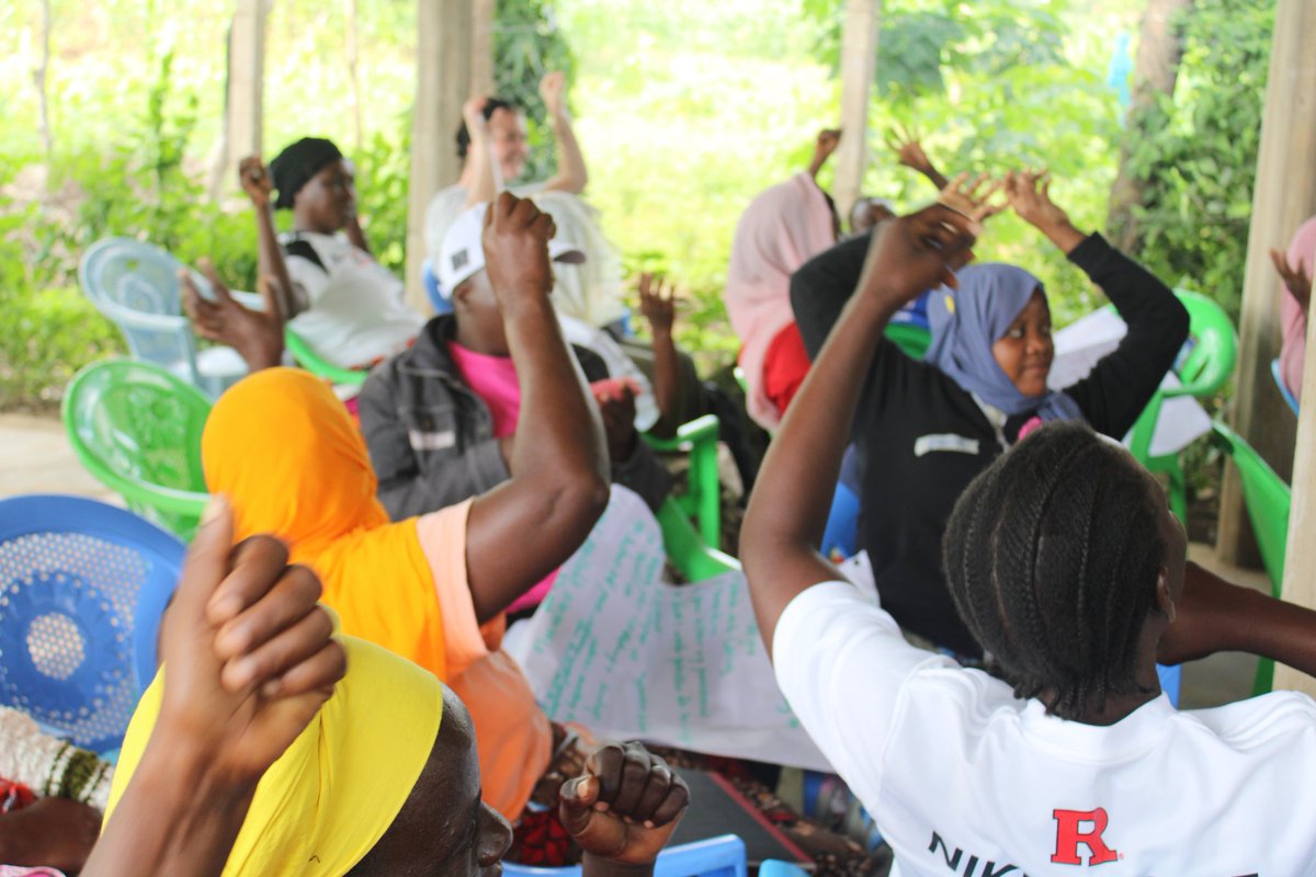 Thehijabimento1's tweet photo. Coaching, Refereeing, First Aid - Our Triple Power Play! 🚀💡 The Lungalunga training was a game-changer! 🏆 9 THMP members gathered to learn from the pros @MTGKilifi. From mastering the art of coaching to understanding the Laws of the game, they're now ready to win 🏆#nikumbuke https://t.co/2RQXZbvYzi