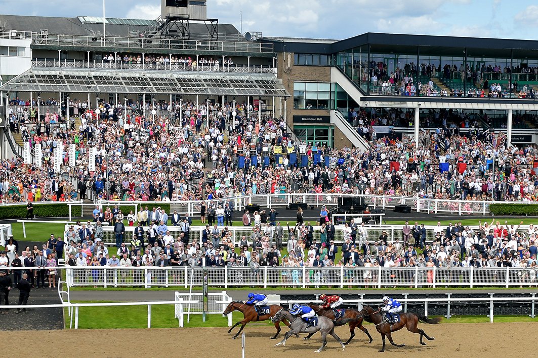 MemoriesRob's tweet photo. 🌞The sun was shining, and the weather stayed nice throughout this year's Newcastle Racecourse Ladies Day 2023!  I had the privilege to be there to photograph the prestigious Style Awards. #newcastleracecourse #LadiesDay2023 #styleawards #newcastle https://t.co/8JKErRbvAd