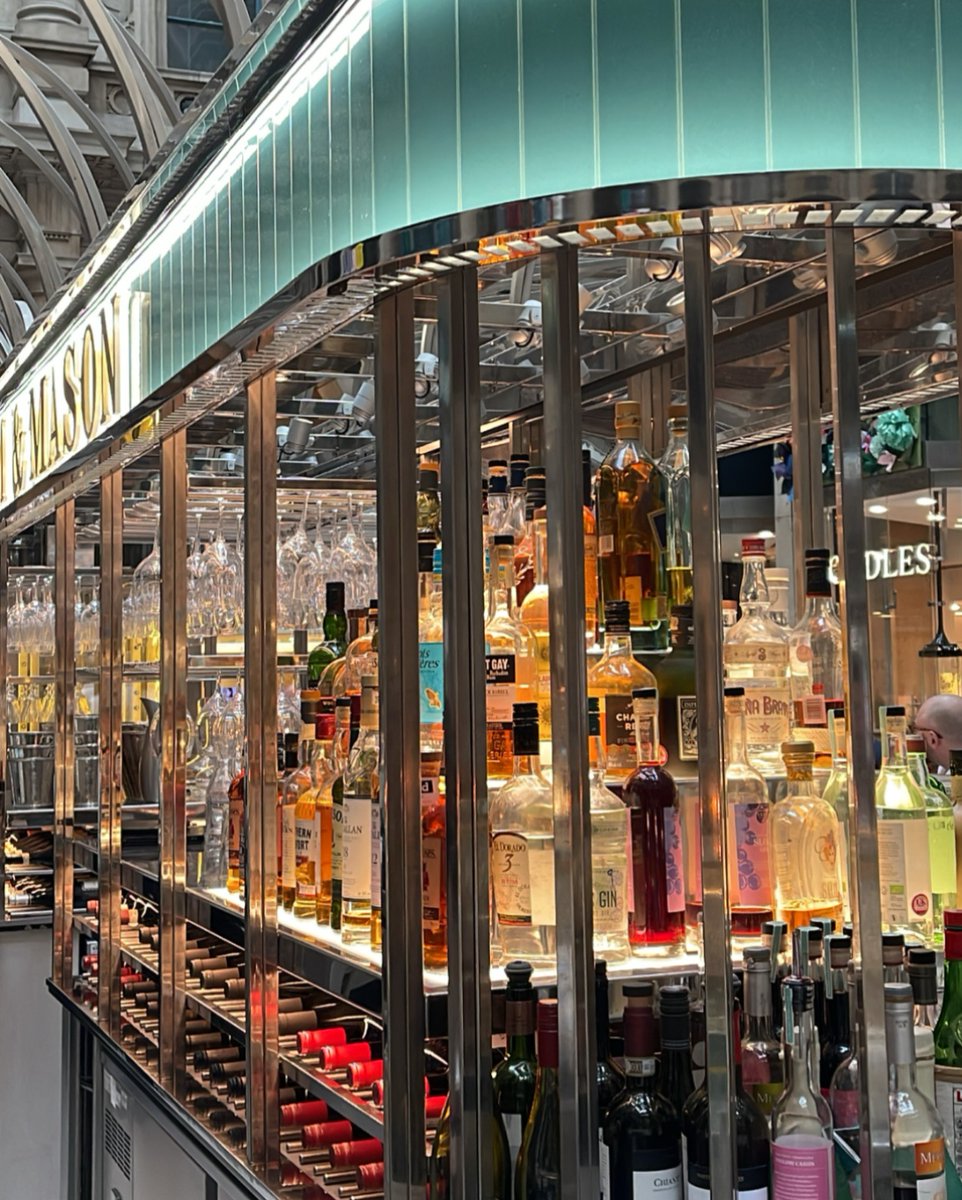 Day at the Royal Exchange 🏛️

This building is packed with history, architecture and heart making it such a lively venue and the perfect place for Disrupt events to host the first event for the Dubel prize!

#history #building #royalexchange #disruptevents #architecture #events