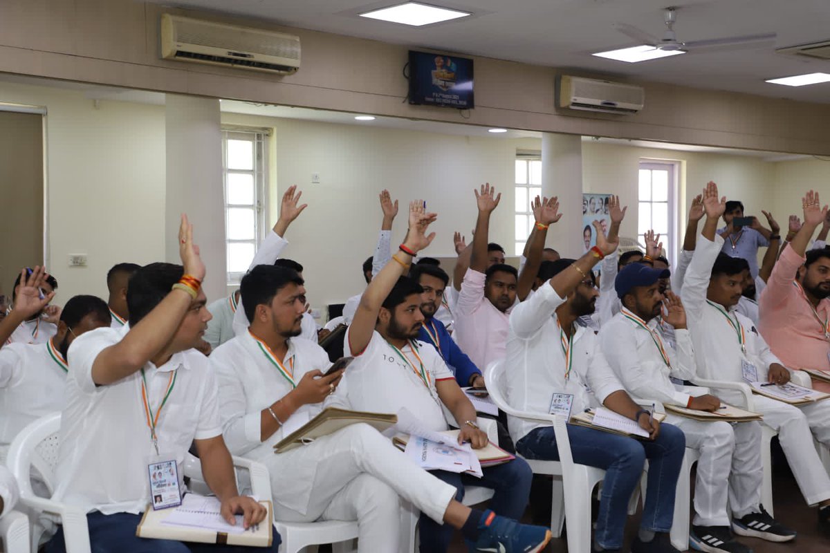 Neerajkundan's tweet photo. Resolution Against NEP
The NEP disregards the needs of students from deprived backgrounds, promoting privatization &amp; communisation of education. NSUI stands united to equal educational opportunities and will aware students against this policy. #जुड़ेगा_विद्यार्थी_जीतेगा_इंडिया https://t.co/MDofPfyAIx
