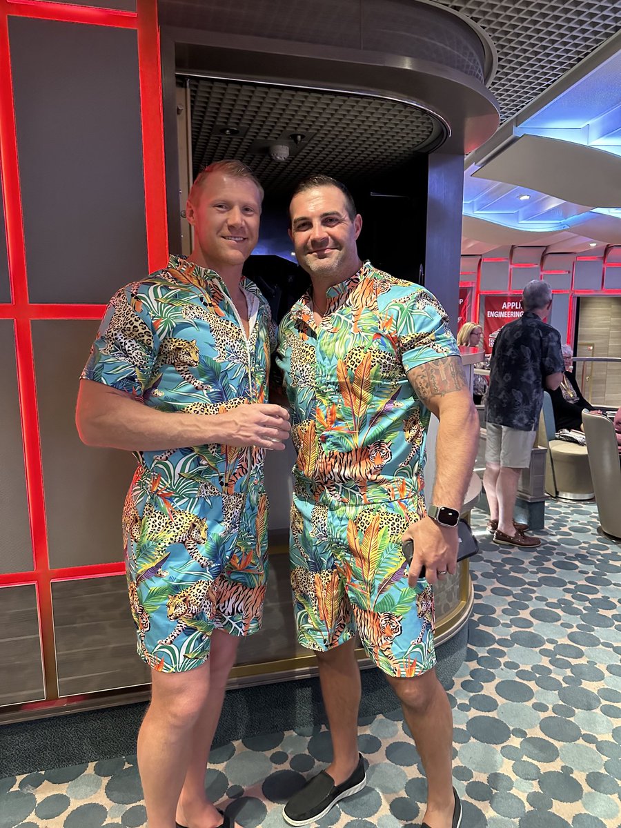 schlegelvellie's tweet photo. Happy birthday to my brother, pal, amigo and most importantly my friend! #thegeneral @Bcarp3 #attackanddominate that run test! Sounds terrible but I know you can do it just like I know I can eat an entire bag of Oreos. #BUCKEYES https://t.co/KJ7AsKD3uA