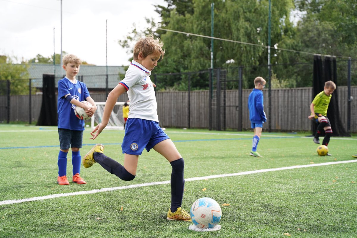 LeviMM5's tweet photo. Passing and shooting accuracy is the main focus today! Very impressed at the standard! ⚽️🤝💨🫡 @Moving_Matters @MovingM_Shaun https://t.co/iiqUfFFpJe