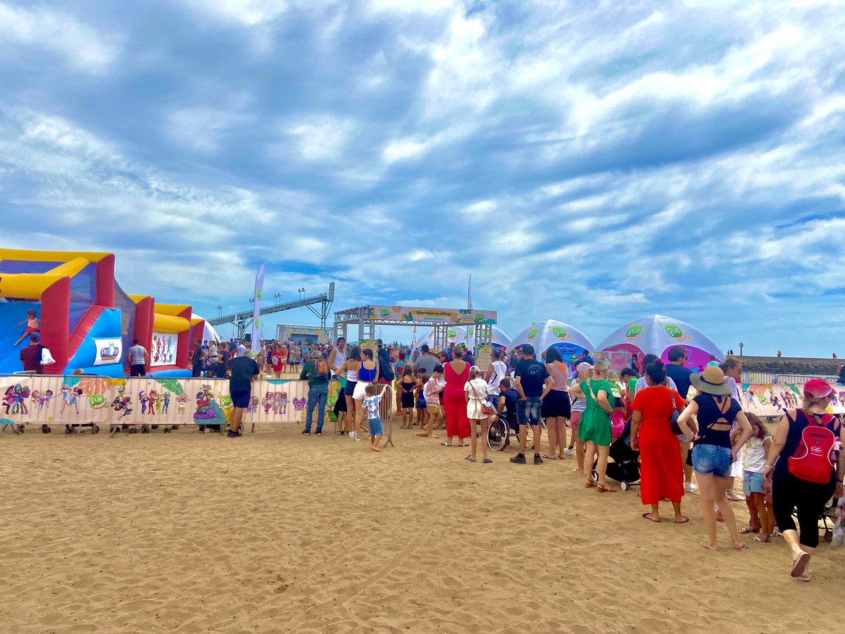 #famille #vacances

🗓️aujourd’hui et demain le #Gullitour s’installe à #Valras sur la plage Foire du port 

😍 <a href="/KhrissKitsais/">khrisskitsais</a> vous attend sur place en compagnie des héros préférés des enfants 🩵